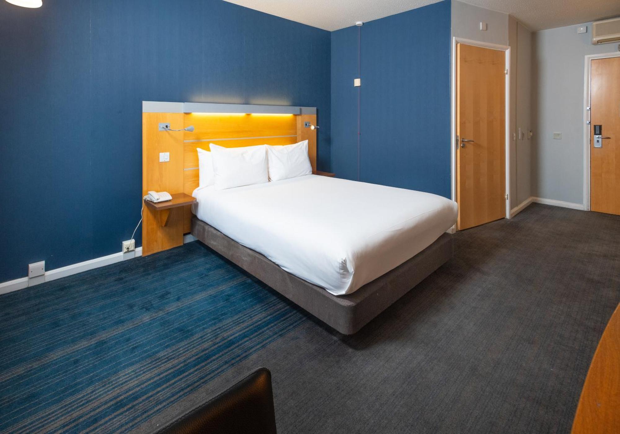 Holiday Inn Express Stevenage By Ihg Room photo