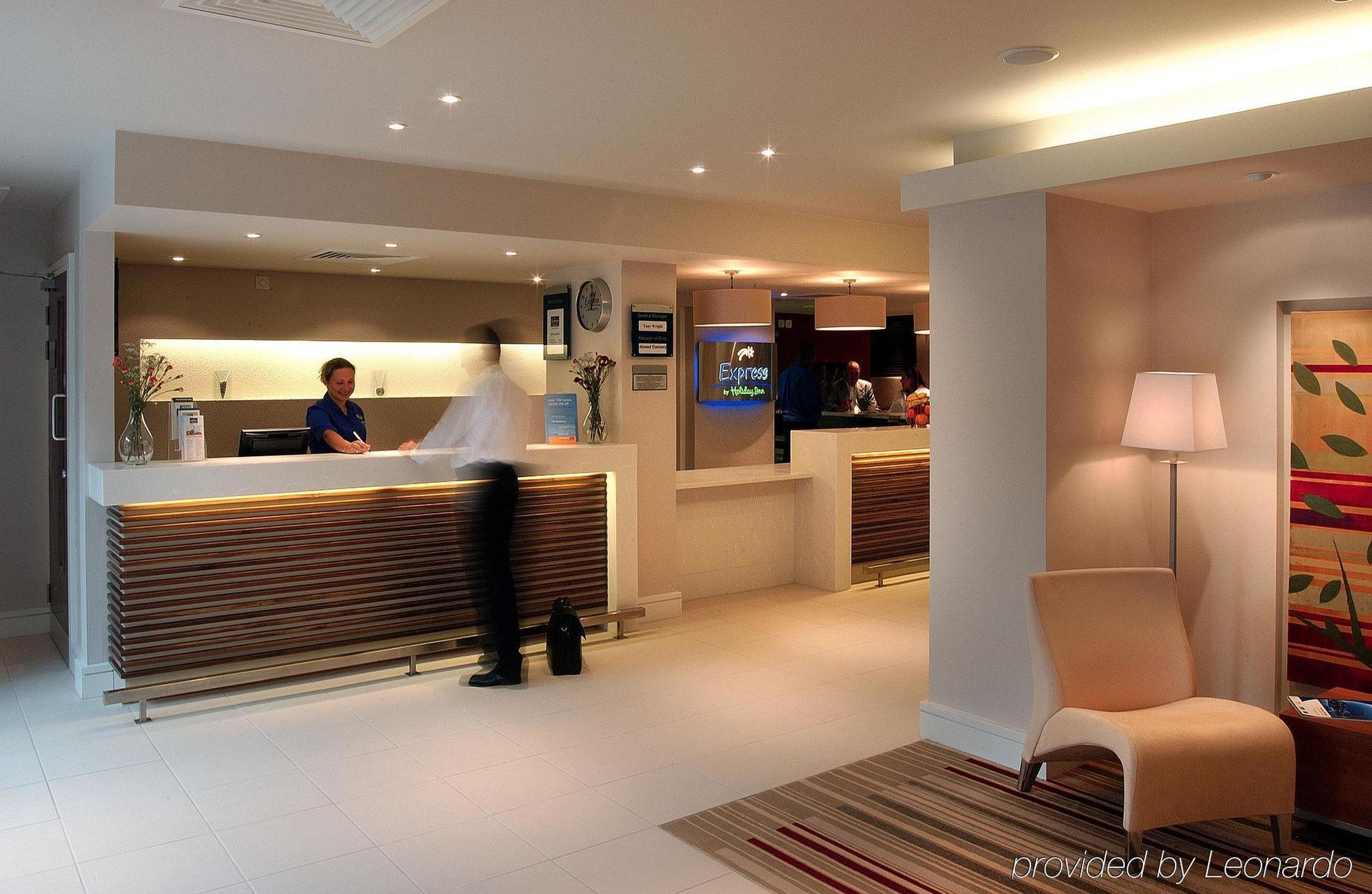 Holiday Inn Express Stevenage By Ihg Exterior photo